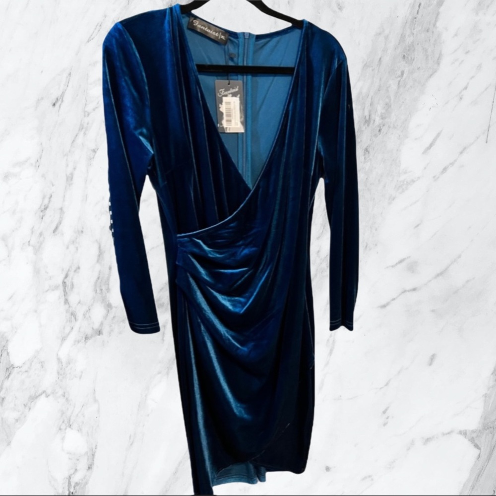 🆕 VELVET RUCHED COCKTAIL DRESS - Picture 5 of 6